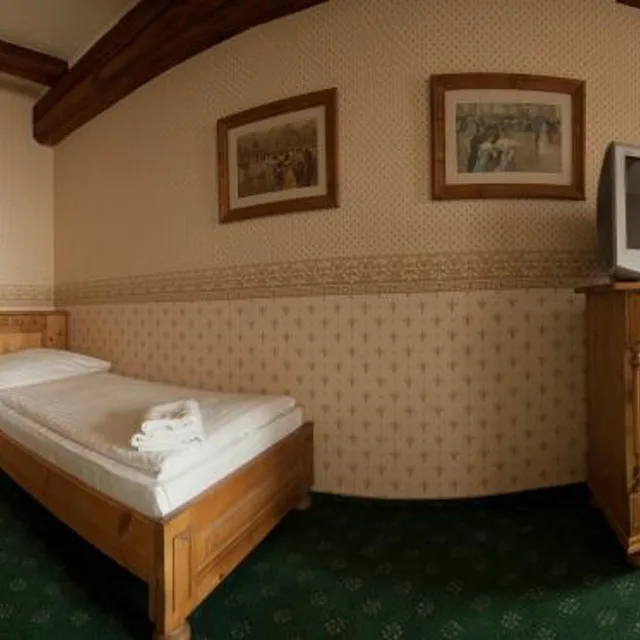 غرفة مفردة، Hotel & Caffe Silesia 1/2
