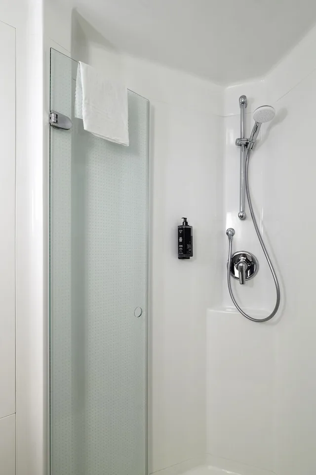 غرفة قياسية بسريرين منفصلين، Ibis Wuerzburg City 7/8