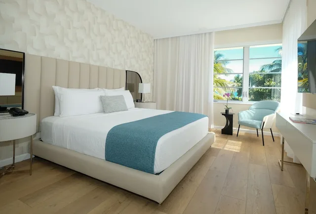 Room, King Bed, Ocean Front, Corner، Avalon 1/3