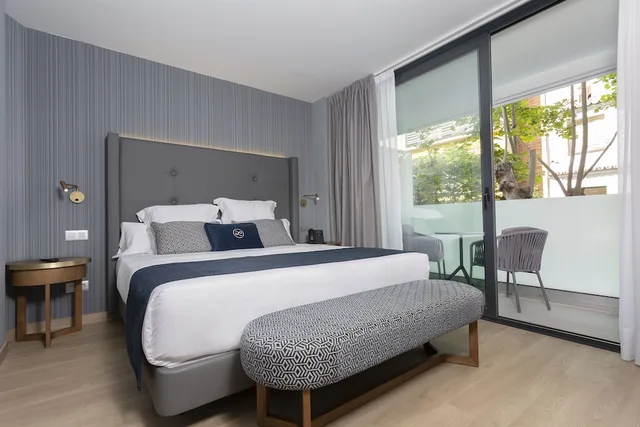 غرفة بريميوم بسريرين منفصلين بشرفة، Hotel Lima - Adults Recommended 1/10