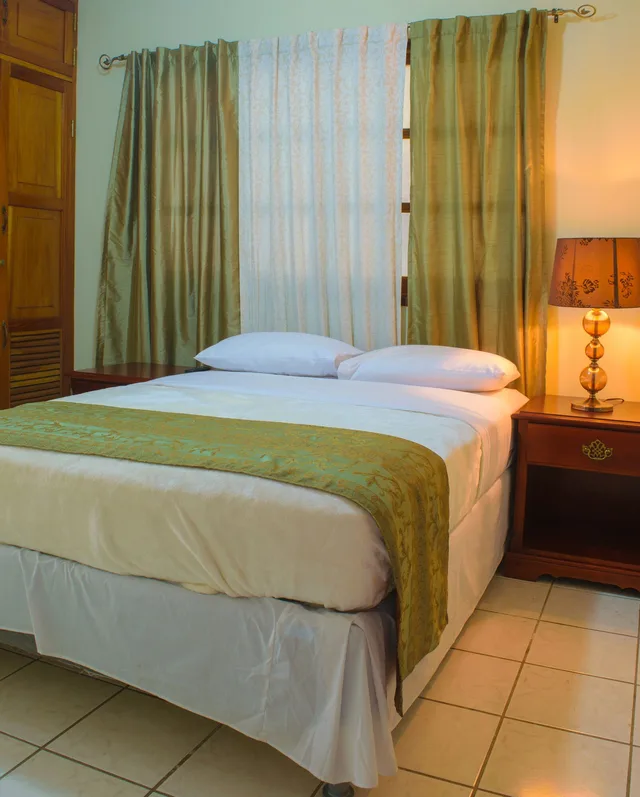 غرفة قياسية بسرير مزدوج بحمام خاص، Hotel Fontana 1/3