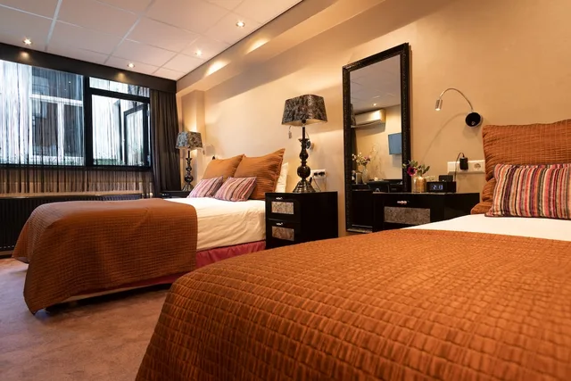 غرفة كومفورت ثلاثية بإطلالة على الفناء بغرفة نوم واحدة، HAMPSHIRE BOUTIQUE HOTEL SEBASTIANS 2/5