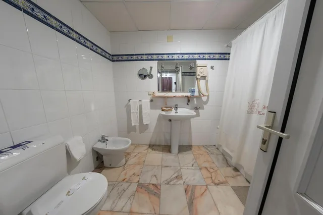 Room, Triple, Hotel La Pinta 4/4