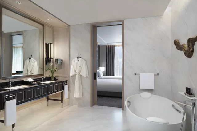 جناح تنفيذي بسرير كينج، Sindhorn Kempinski Hotel Bangkok 4/6