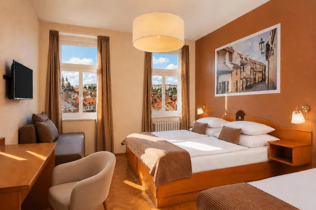غرفة ثلاثية بسرير كوين وسرير فردي، Hotel Merkur 2/6