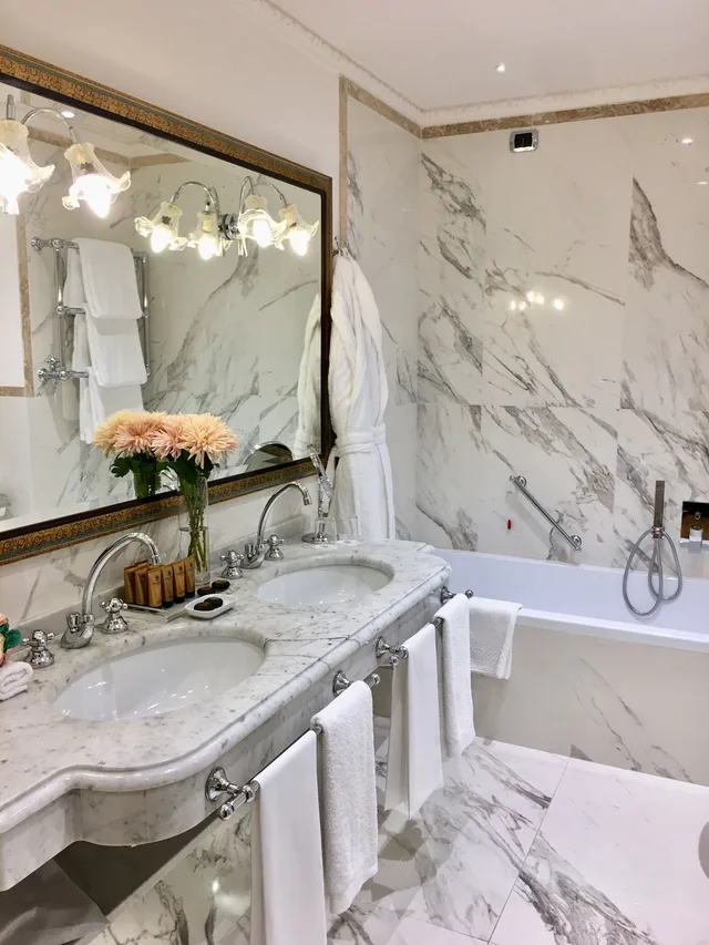 غرفة كلاسيكية بسريرين منفصلين، Bernini Palace Hotel 2/3
