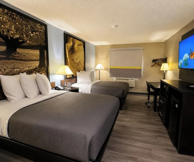 غرفة بسريرين مزدوجين، Super 8 By Wyndham Lexington Park/California Area 1/7