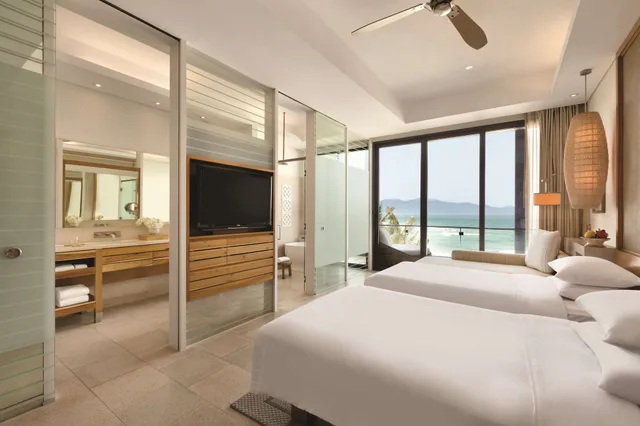 غرفة بسريرين منفصلين بإطلالة على البحر، Hyatt Regency Danang Resort And Spa 3/10