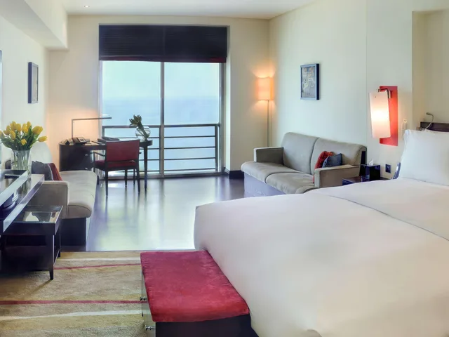 جناح كلوب جونيور بإطلالة على البحر، فندق سوفيتل كورنيش الخبر(Sofitel Al Khobar the Corniche) 3/6