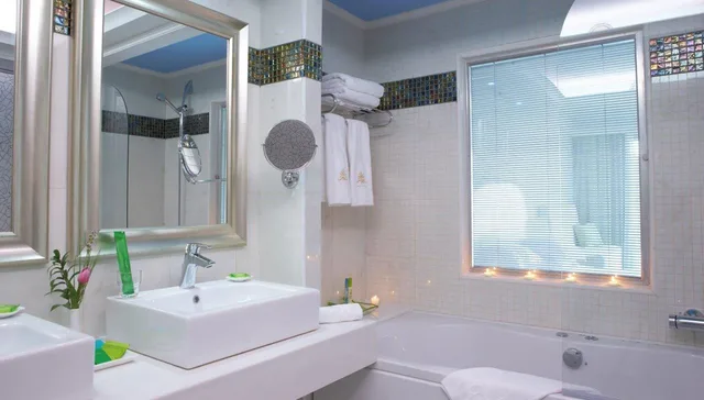 Deluxe, Lateral Side Sea View، Atrium Platinum Luxury Resort 5/6