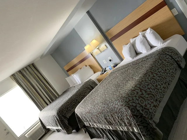 غرفة ديلوكس بسريرين كوين، Arya Blu Inn and Suites (Ex Days Inn Ormond Beach Mainsail Oceanfront) 2/6