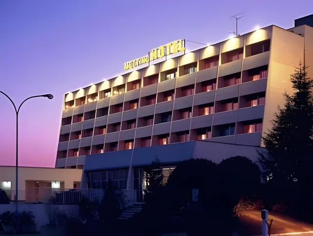 Smart, Twin Beds، JR Hotels Gate 7 Bologna 1/1