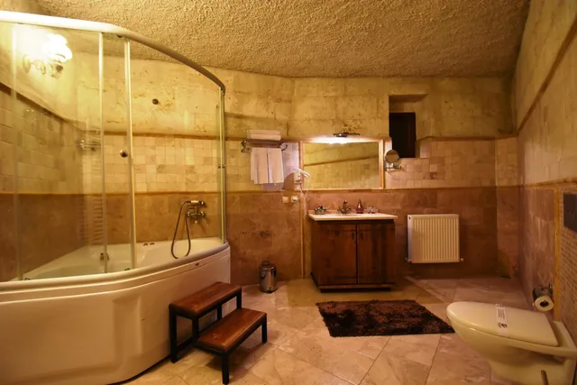 غرفة اقتصادية عائلية، Harman Cave Hotel 2/3