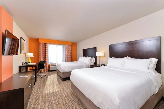 غرفة قياسية بسريرين منفصلين لذوي الإعاقة، Holiday Inn Express & Suites Houston Nw - Tomball Area 1/7