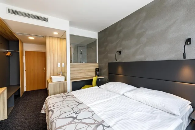 Deluxe, Double or Twin Bed, No Air Condition، Harmony Club Hotel Ostrava 1/6