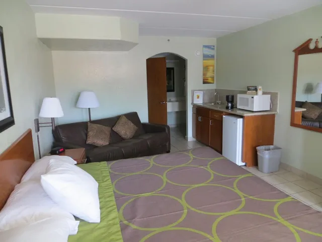 غرفة قياسية بسريرين كوين، Super 8 By Wyndham South Padre Island 3/3