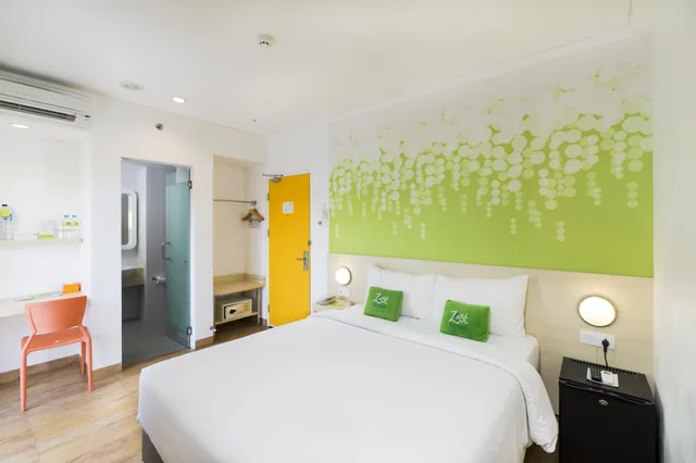 غرفة بسرير كوين بشرفة، Palette Legian Beach 1/4