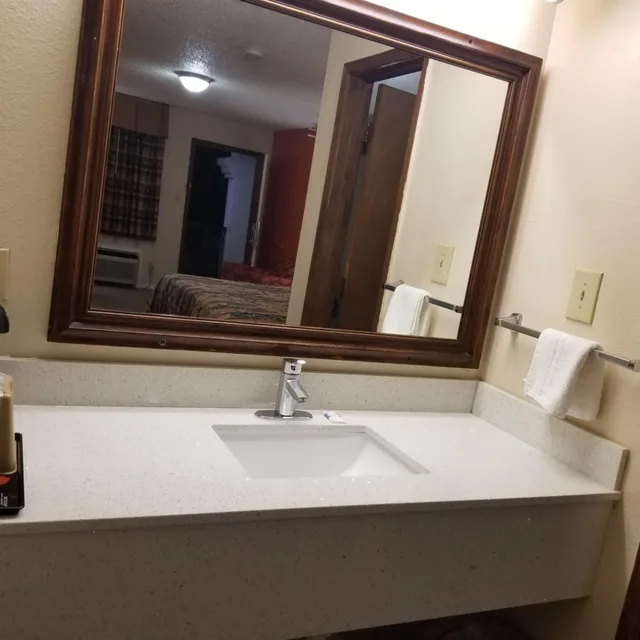 غرفة بسرير كينج، Eufaula Inn 2/3