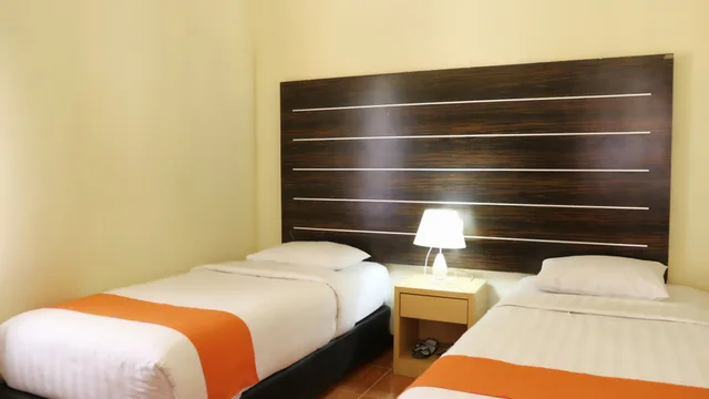 2 Rooms, Orchid, Twin Beds، Alamsagita Puncak Hotel & Resort 2/4