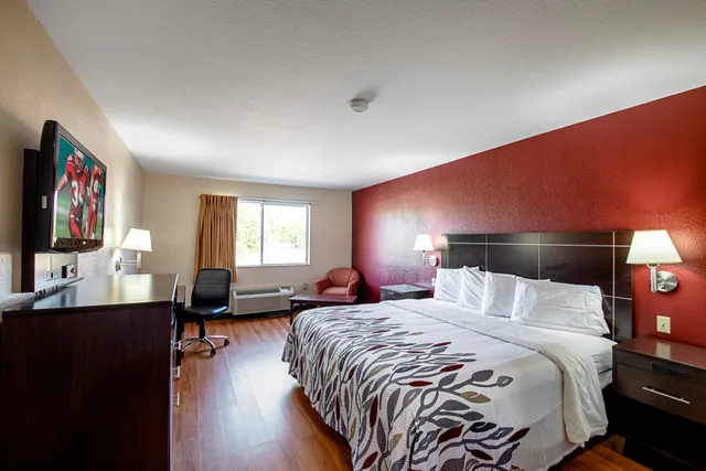 غرفة ديلوكس بسرير كينج لذوي الإعاقة، Red Roof Inn San Marcos 2/5