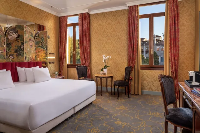 غرفة بريميوم بإطلالة على القناة، NH Collection Venezia Grand Hotel Palazzo dei Dogi 3/10