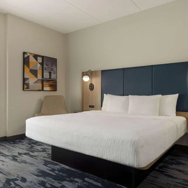 غرفة بسرير كينج بحوض استحمام لذوي الإعاقة، Fairfield by Marriott Inn & Suites Austin West 4/10