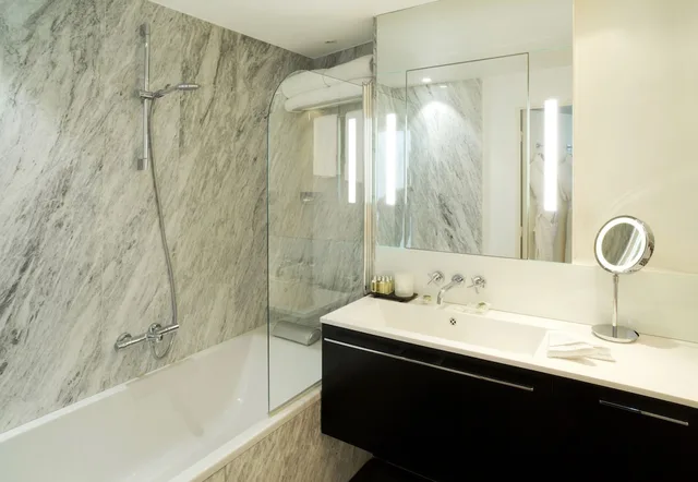 شقة ديلوكس بسرير مزدوج بإطلالة على المدينة بغرفة نوم واحدة مع أريكة، Montmartre Residence 3/6