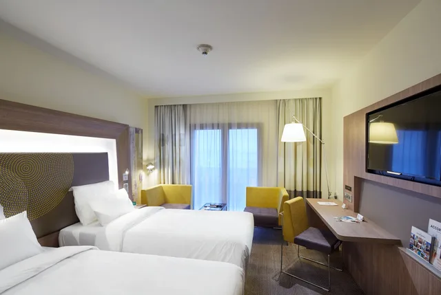 Superior, Twin Beds, Novotel Istanbul Bosphorus Hotel 2/10