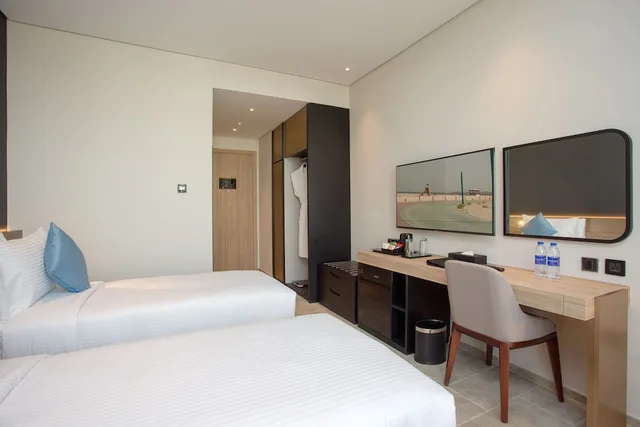 Superior, King Bed, Beach Walk Hotel 3/8