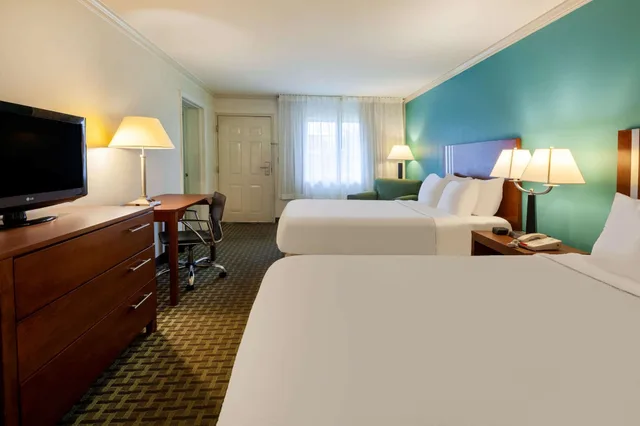 جناح بسريرين مزدوجين، Days Inn by Wyndham Austintown 2/2
