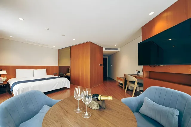 Semi Room, Suite, King Bed، Hotel Sirius Jeju 1/1