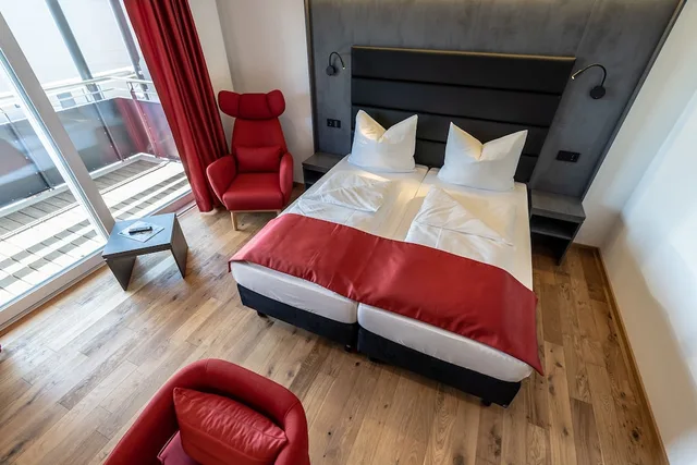 Standard, Twin Beds, Augsburg Hotel Sonnenhof 1/9