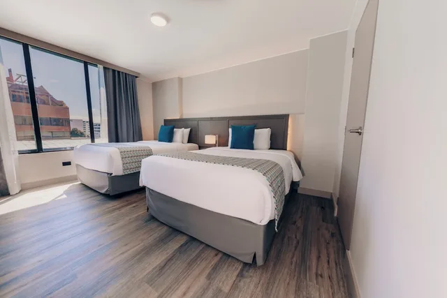غرفة بزنس بسرير كوين وسرير فردي، La Quinta by Wyndham Quito 3/10