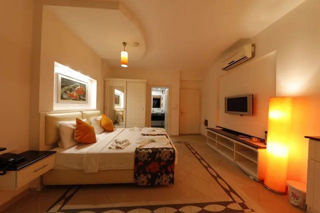 غرفة ديلوكس بسرير مزدوج بإطلالة على الحديقة، Tropical Deluxe Hotel 1/5