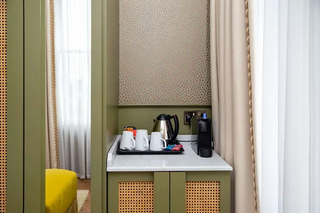 George, Deluxe, King Bed، Elmbank York, Tapestry Collection by Hilton 2/2
