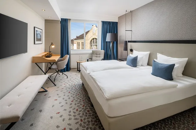 غرفة قياسية بسرير كينج، Steigenberger Hotel Bielefelder Hof 1/3