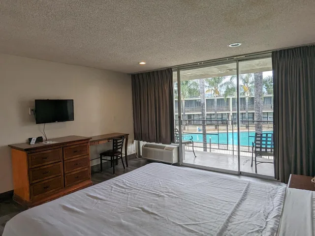 غرفة خارجية بسرير كينج، Valley Inn 4/8