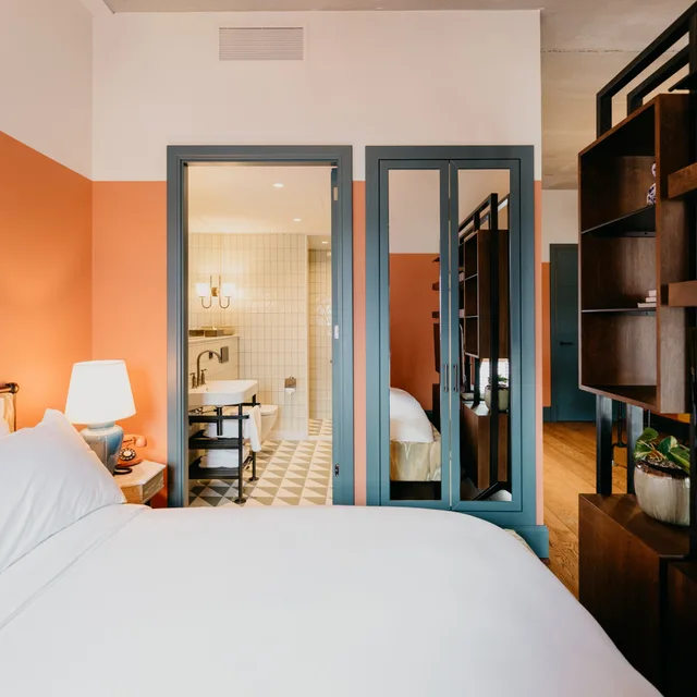 Studio, King Bed, The July - Boat & Co 1/4