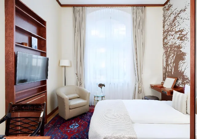 Business, Plus، Living Hotel de Medici By Derag 1/2