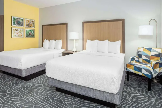 جناح استوديو بسريرين كوين، La Quinta Inn and Suites by Wyndham Valdosta 2/3