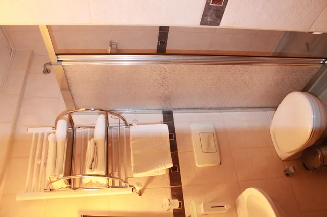 Standard, Double Bed, City View, HOTEL SULTAN HILL 3/3