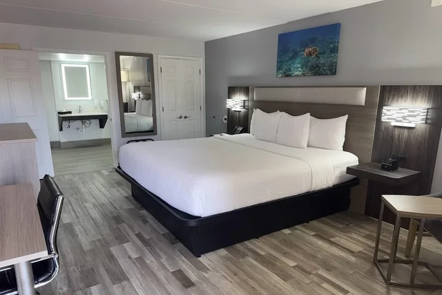 غرفة ديلوكس بسرير كينج لذوي الإعاقة، La Quinta Inn by Wyndham San Diego Chula Vista 3/6