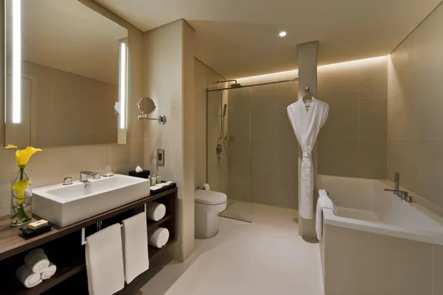 جناح بسرير مزدوج بإطلالة على البحر بغرفة نوم واحدة، Voco Doha West Bay Suites 10/10