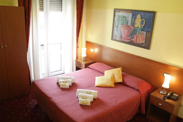 Room, Double Bed, Hotel Lugano 2/10