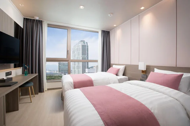 Room, Twin Beds, Utop Boutique Hotel and Residence 1/2
