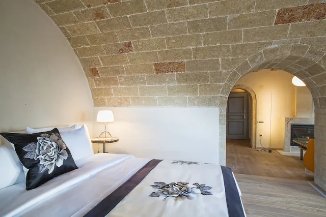 جناح سوبيريور بسرير مزدوج بإطلالة على البحر بشرفة، Moni Emvasis Luxury Suites 1/2