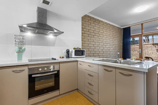 Upgrade, Suite, Queen and Twin Beds, Comfort Inn and Suites Sombrero Adelaide 7/8