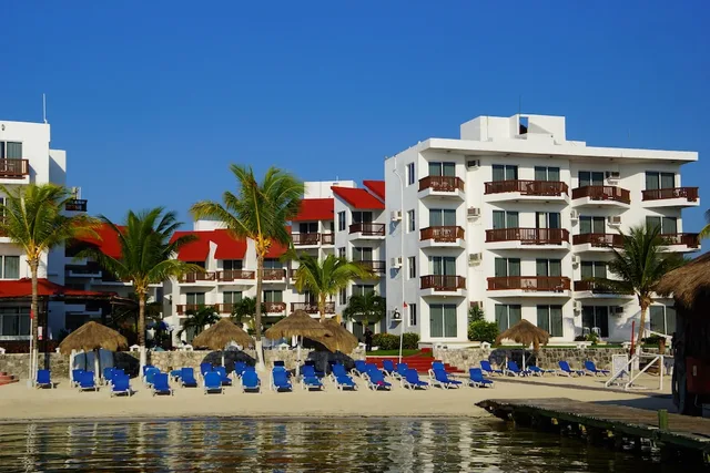 Imperial Las Perlas, Cancun 9/66