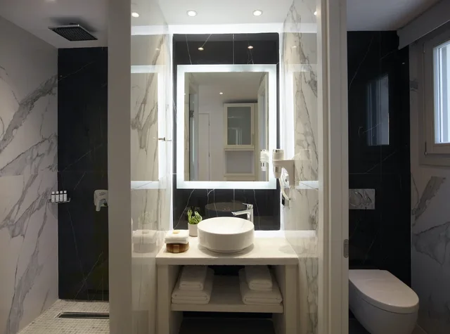 غرفة سيغنتشر بإطلالة على البحر بغرفتي نوم بمسبح خاص، Epic Blue Suites & Villas 5/5
