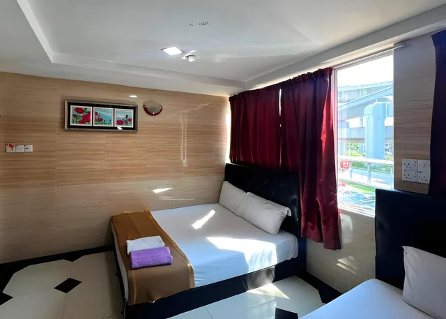 غرفة ثلاثية بسرير كوين وسرير فردي، Kota Damansara Boutique Hotel 1/1